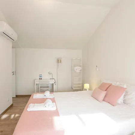 Lovelystay - 1st A Mirante Homestay *